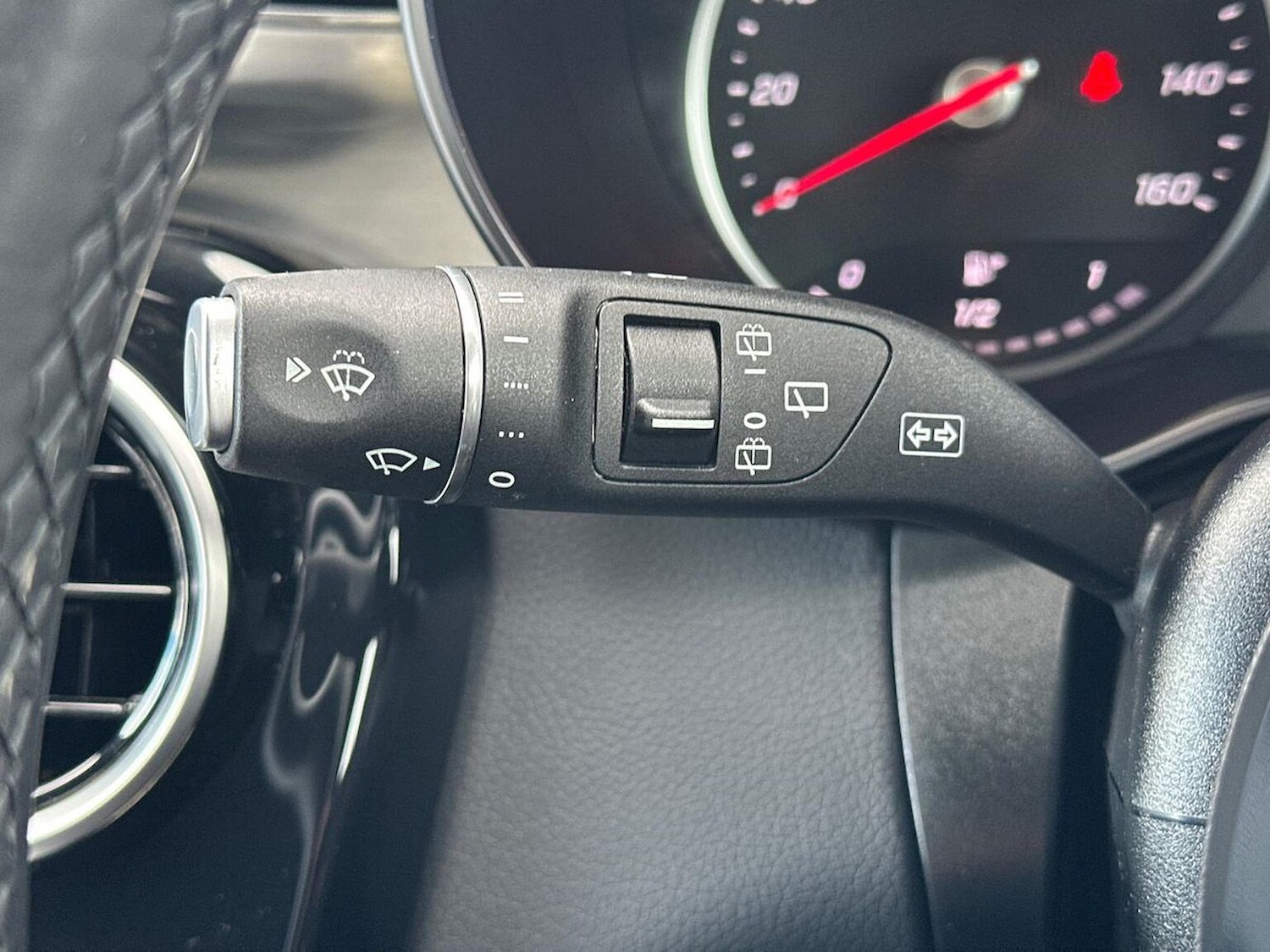 Used Mercedes-Benz GLC 2025 for sale - 76357850: Photo 28