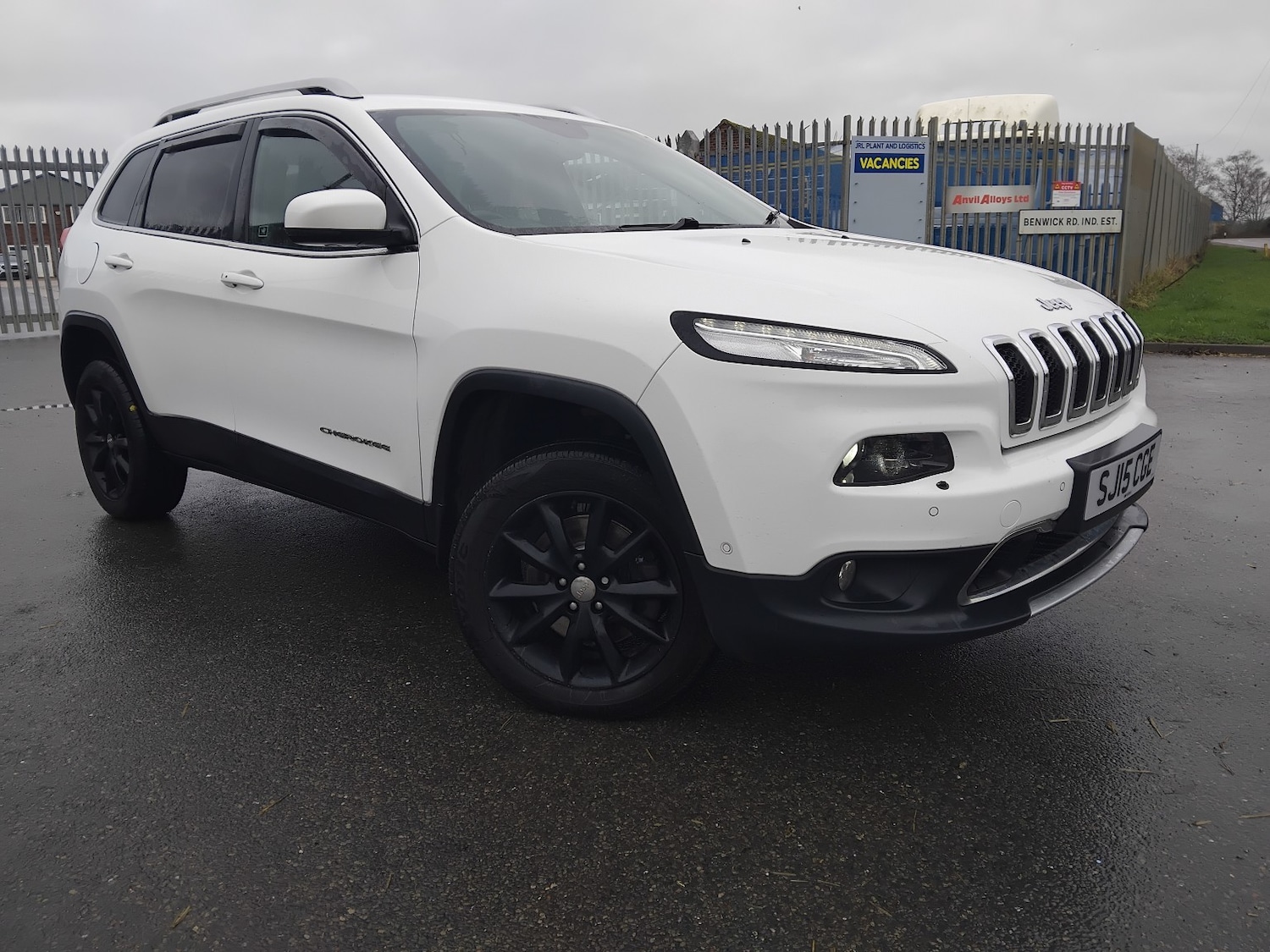 Used Jeep Cherokee 2015 for sale - 76982758: Photo 1