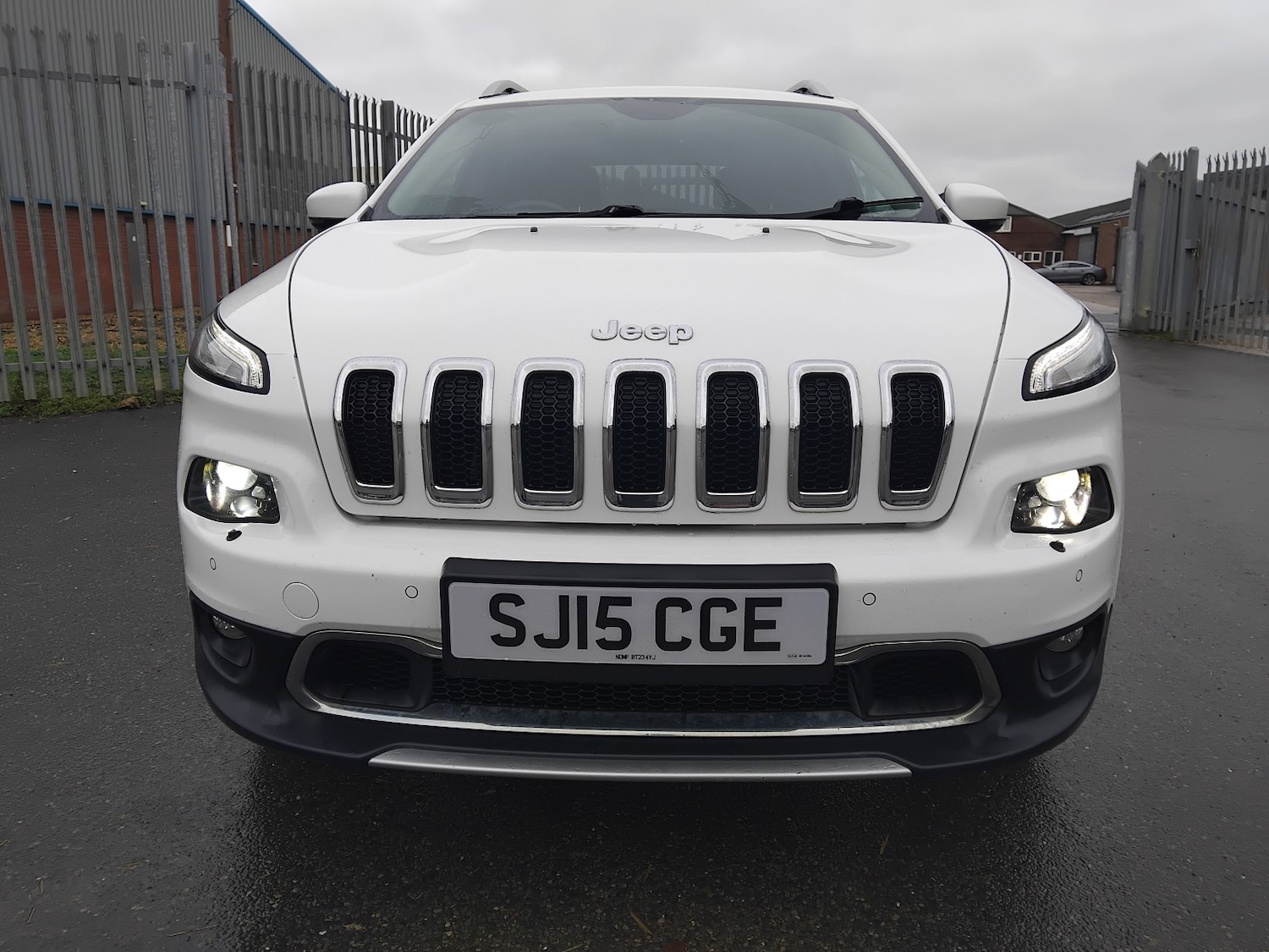 Used Jeep Cherokee 2015 for sale - 76982758: Photo 2