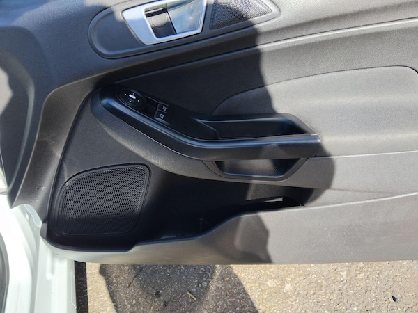 Used Ford Fiesta 2013 for sale - 74858959: Photo 12