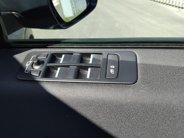 Used Land Rover Discovery Sport 2015 for sale - 74858854: Photo 17