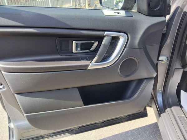 Used Land Rover Discovery Sport 2015 for sale - 74858854: Photo 9