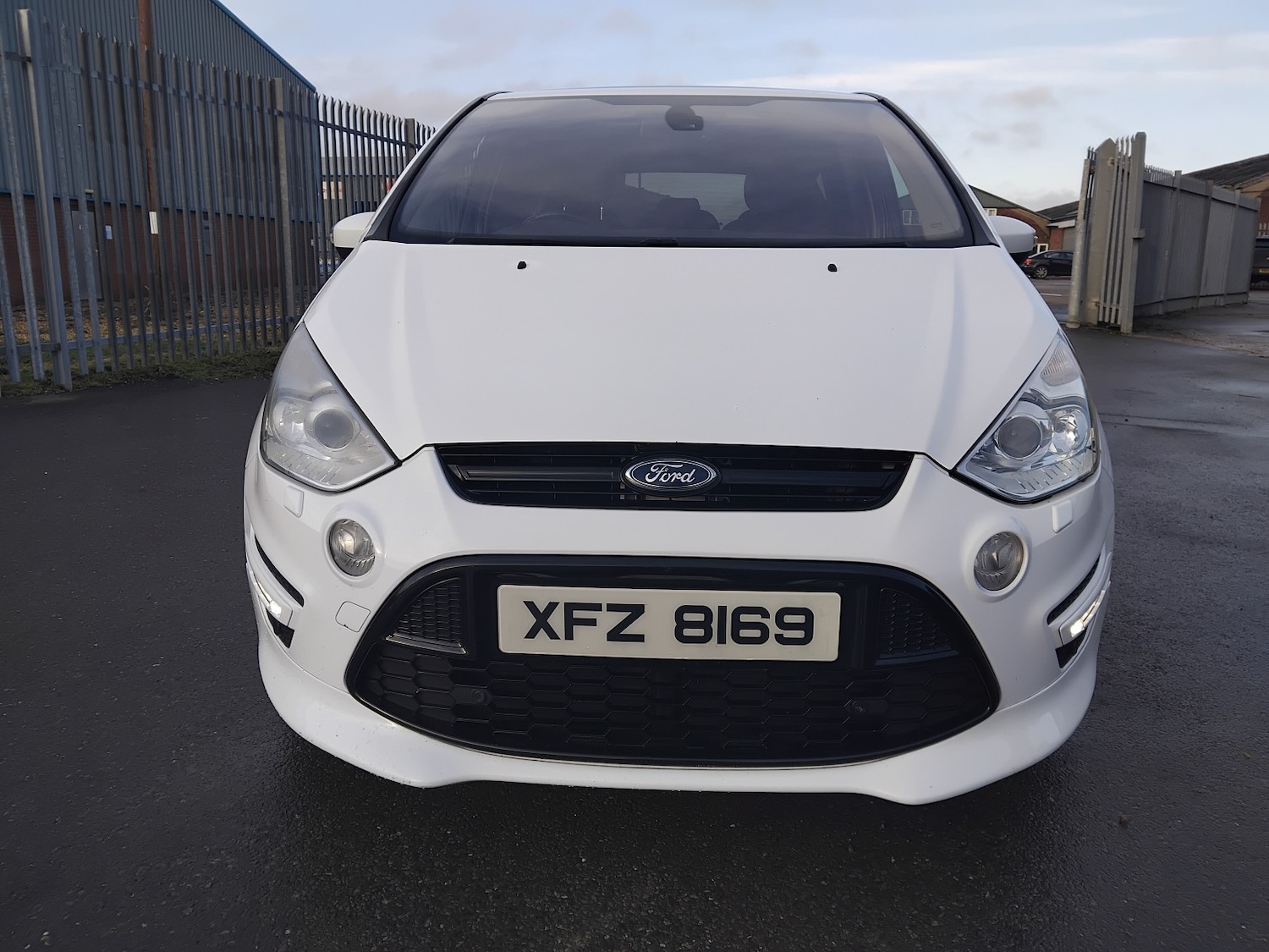 Used Ford S-Max 2012 for sale - 77385305: Photo 3