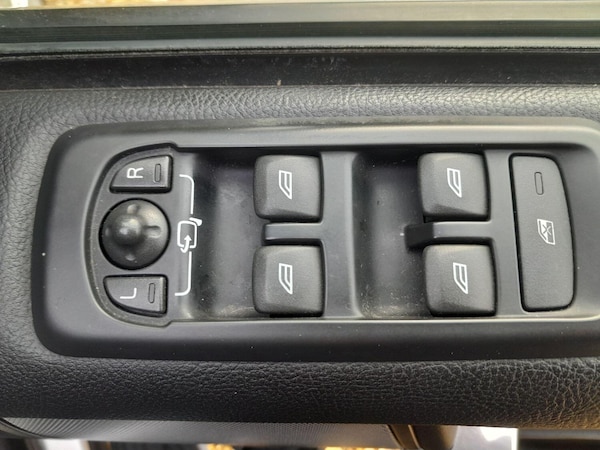 Used Land Rover Discovery 4 2014 for sale - 74858966: Photo 21