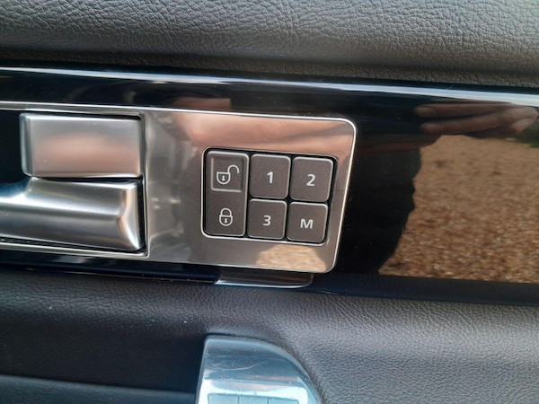 Used Land Rover Discovery 4 2014 for sale - 74858966: Photo 27