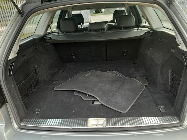 Used Mercedes-Benz E-Class 2012 for sale - 72664451: Photo 20