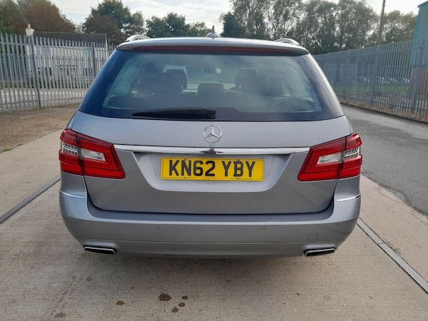 Used Mercedes-Benz E-Class 2012 for sale - 72664451: Photo 3