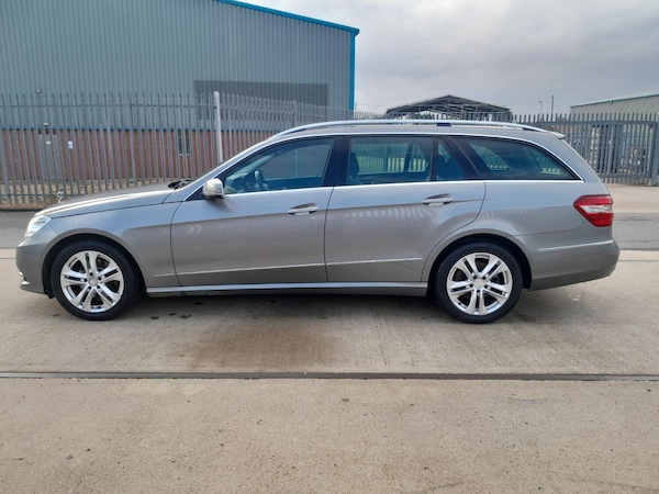 Used Mercedes-Benz E-Class 2012 for sale - 72664451: Photo 5