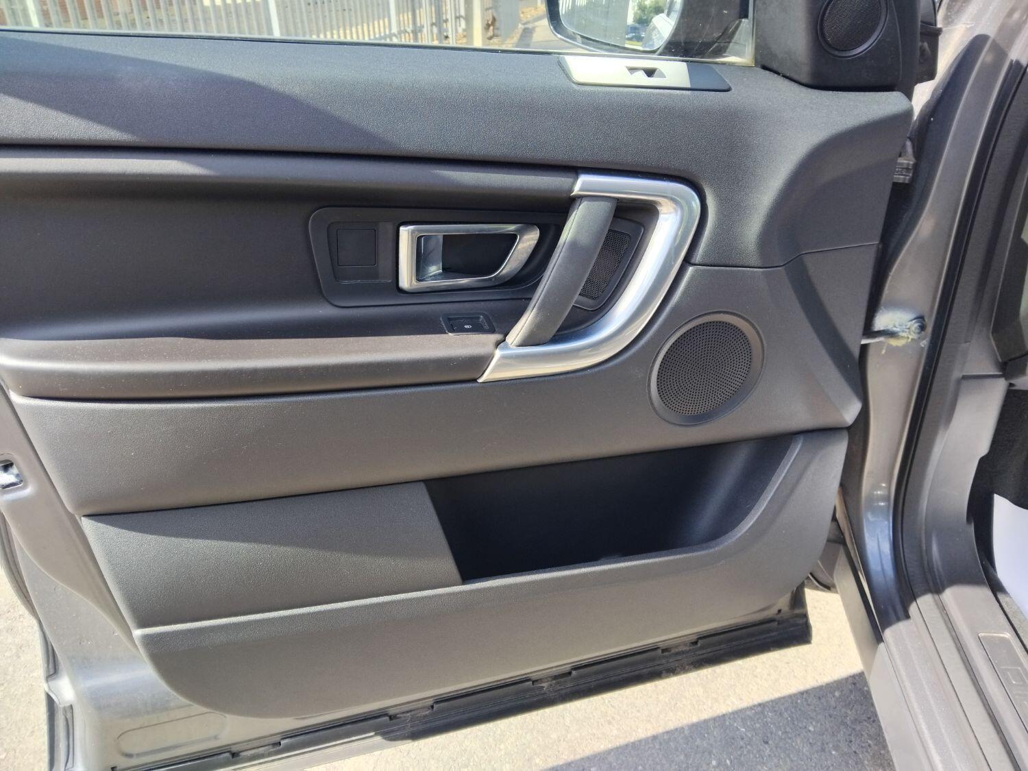 Used Land Rover Discovery Sport 2015 for sale - 76794281: Photo 9