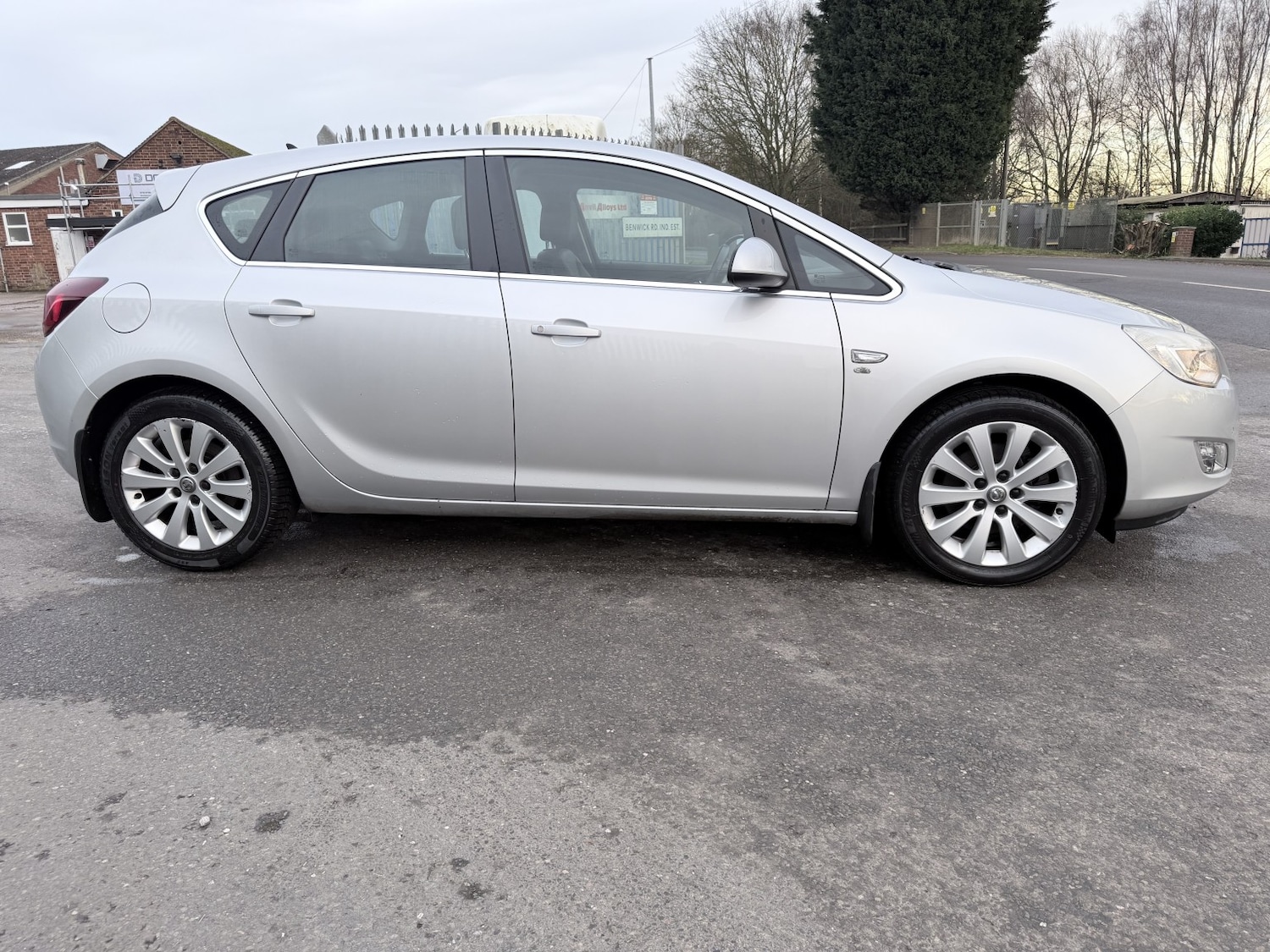 Used Vauxhall Astra 2010 for sale - 77465165: Photo 4