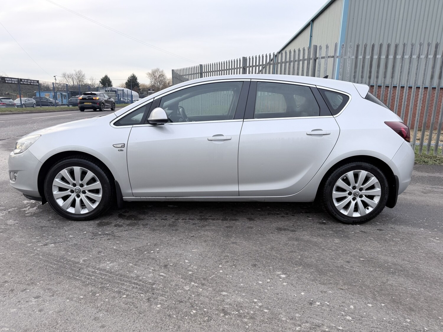 Used Vauxhall Astra 2010 for sale - 77465165: Photo 8