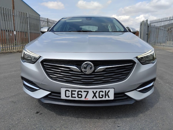 Used Vauxhall Insignia 2017 for sale - 75413015: Photo 2