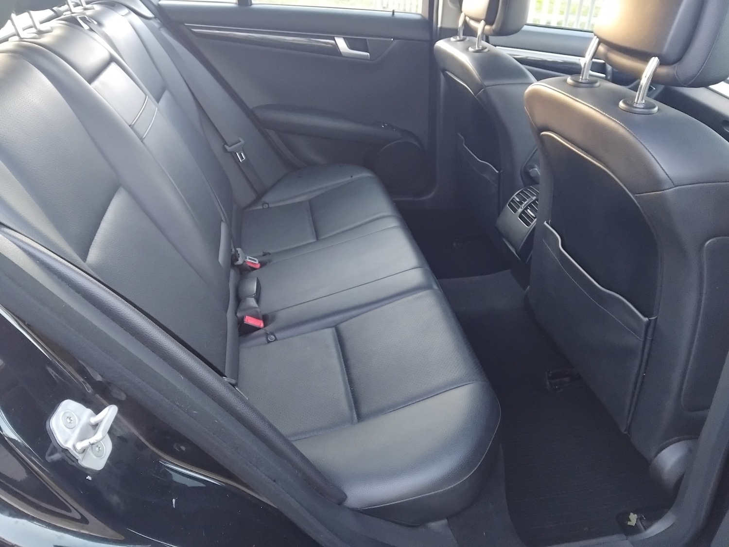 Used Mercedes-Benz C Class 2013 for sale - 77038904: Photo 17