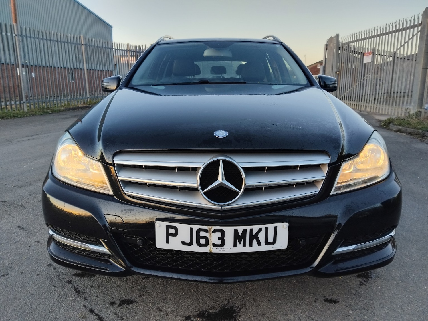 Used Mercedes-Benz C Class 2013 for sale - 77038904: Photo 3
