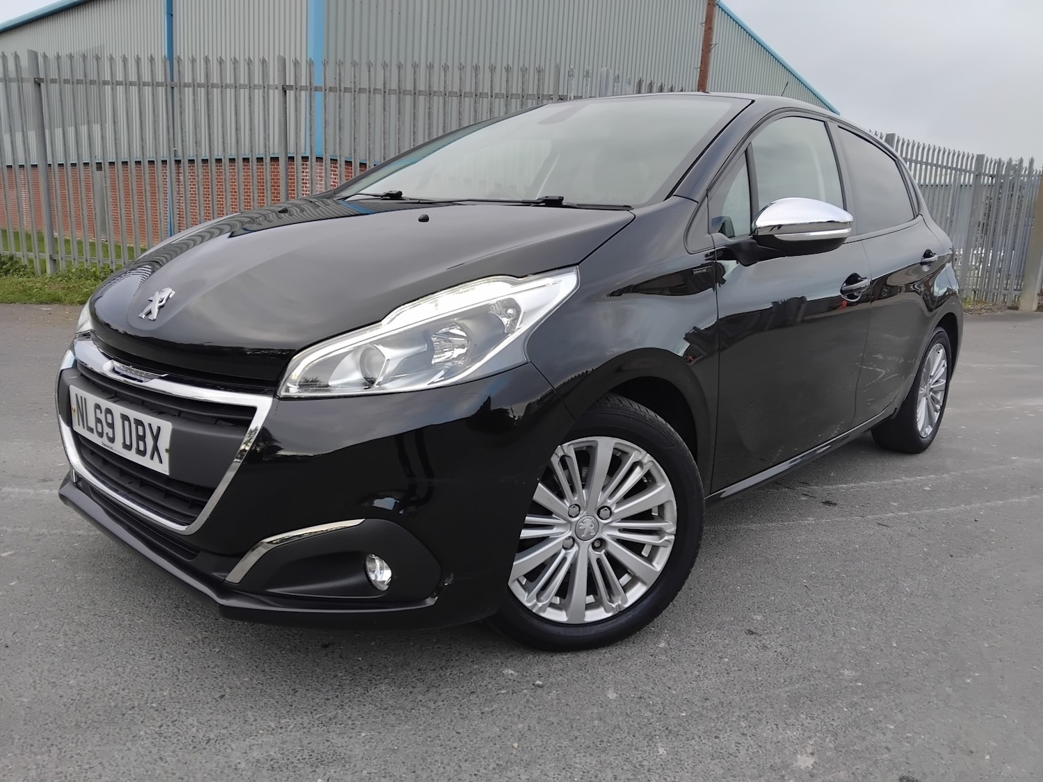 Used Peugeot 208 2019 for sale - 76407502: Photo 2