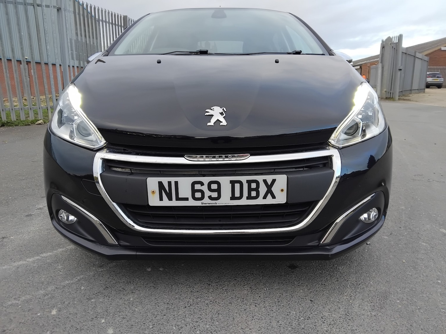 Used Peugeot 208 2019 for sale - 76407502: Photo 3