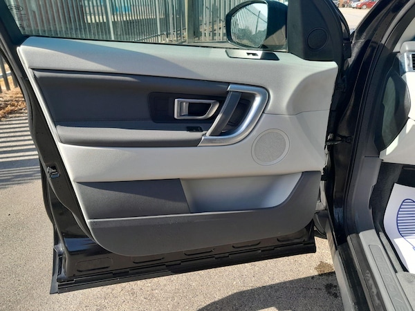 Used Land Rover Discovery Sport 2016 for sale - 74735686: Photo 12