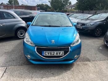Peugeot - 208