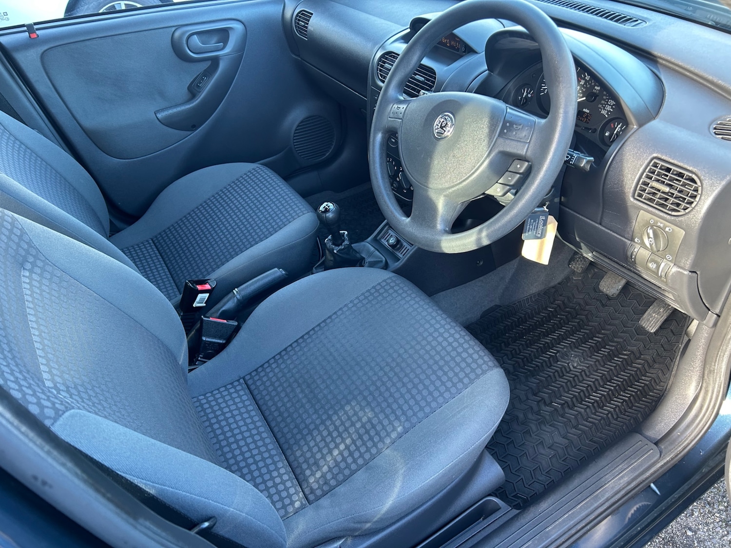 Used Vauxhall Corsa 2002 for sale - 77350794: Photo 5