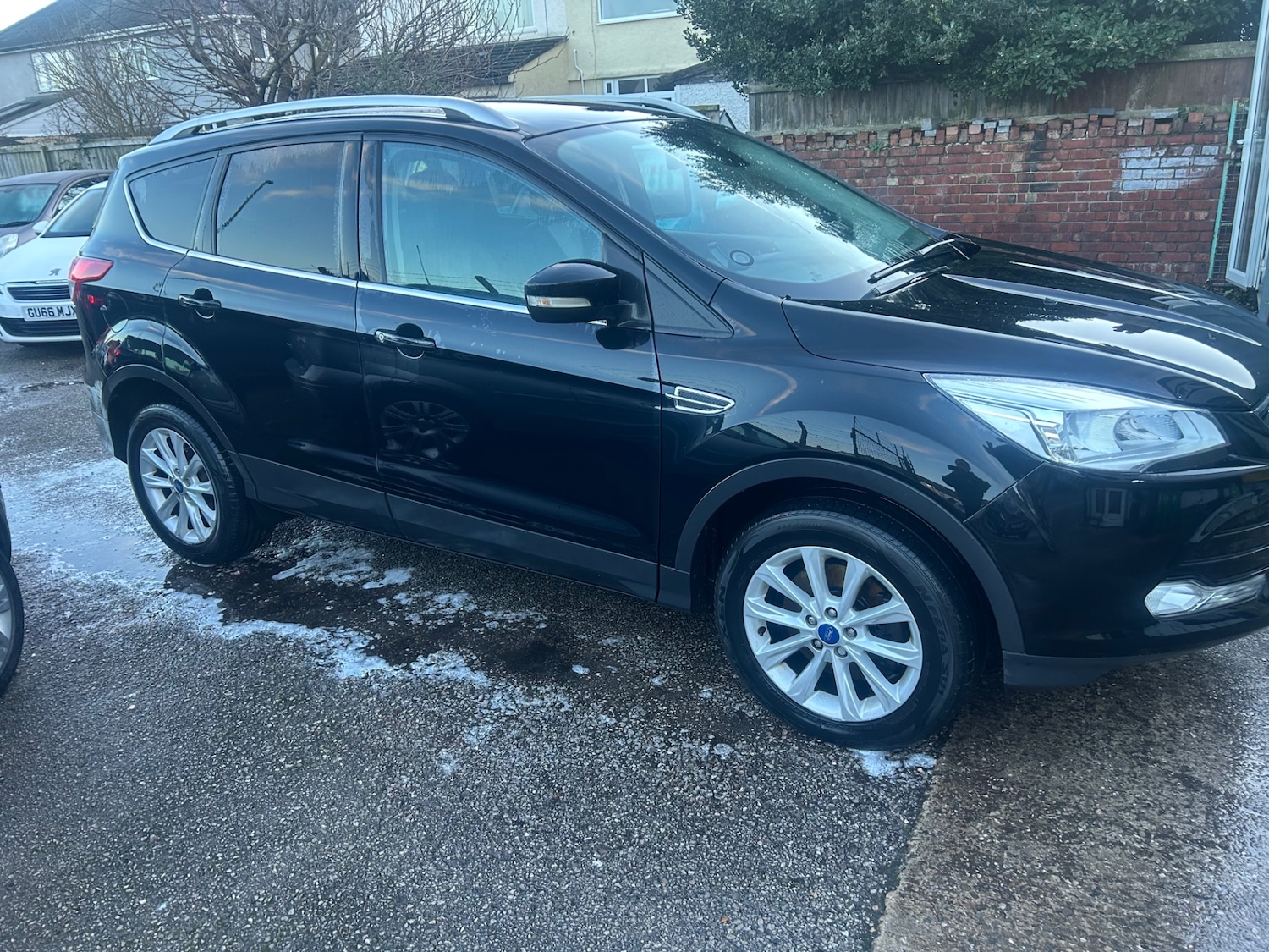 Used Ford Kuga 2015 for sale - 77225390: Photo 2