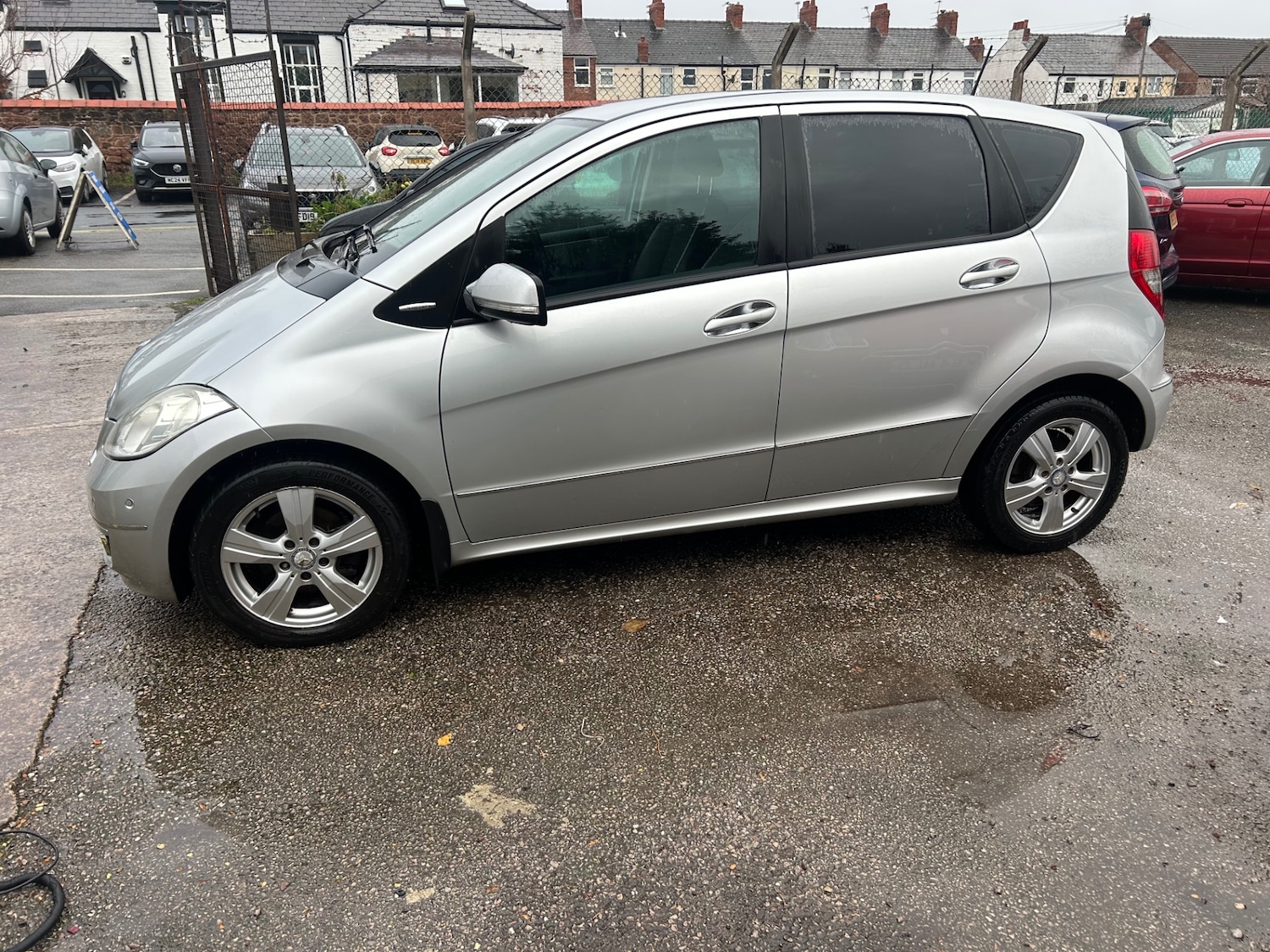 Used Mercedes-Benz A-Class 2010 for sale - 76555356: Photo 3