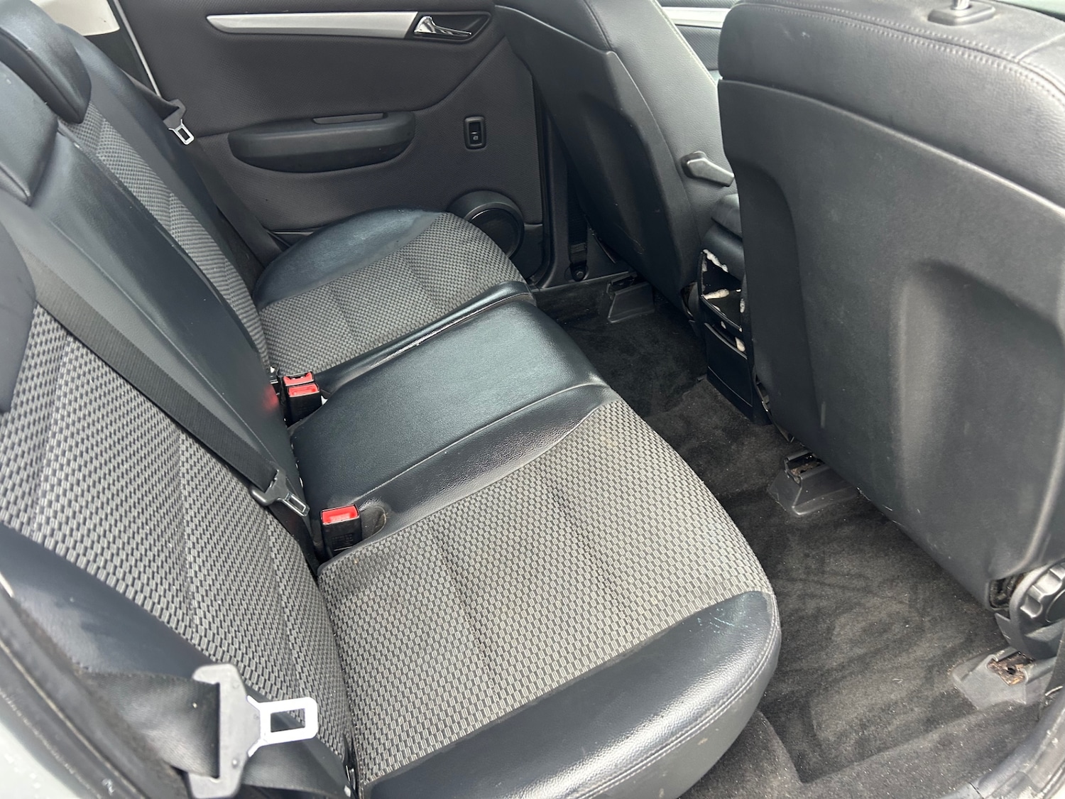 Used Mercedes-Benz A-Class 2010 for sale - 76555356: Photo 6