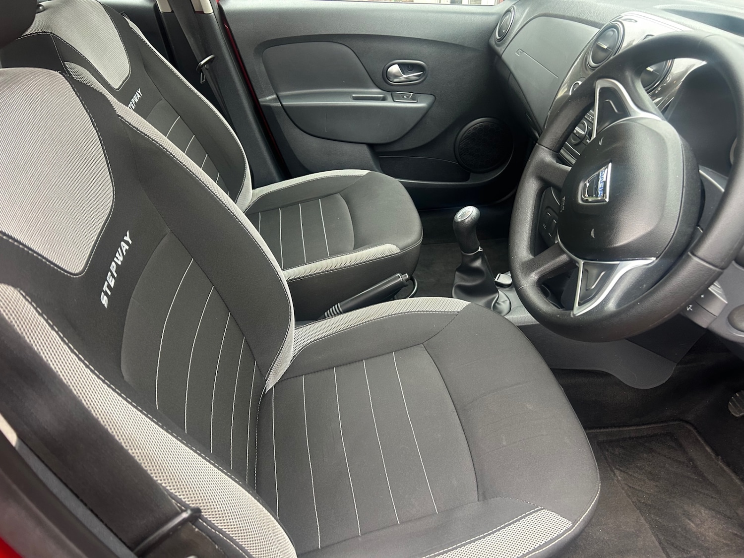 Used Dacia Sandero Stepway 2017 for sale - 76478017: Photo 5