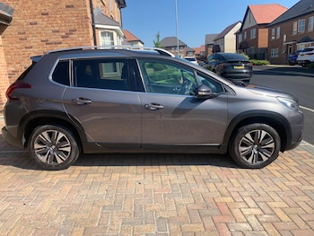Used Peugeot 2008 2016 for sale - 79396385: Photo