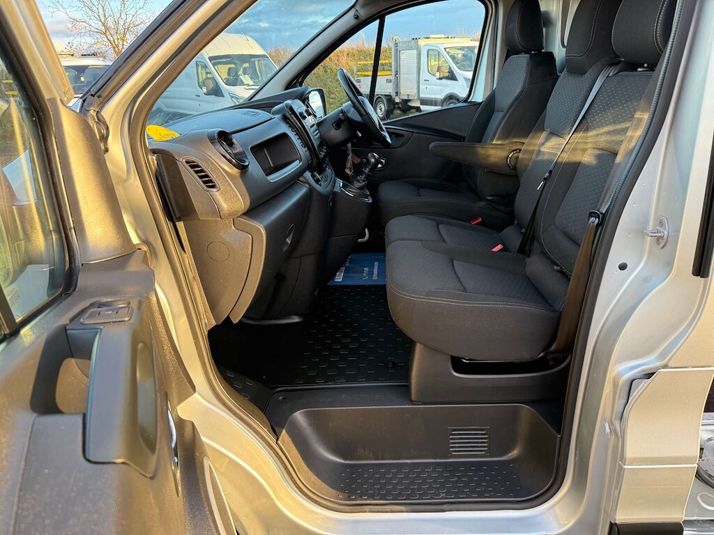 Used Vauxhall Vivaro 2019 for sale - 77401653: Photo 19