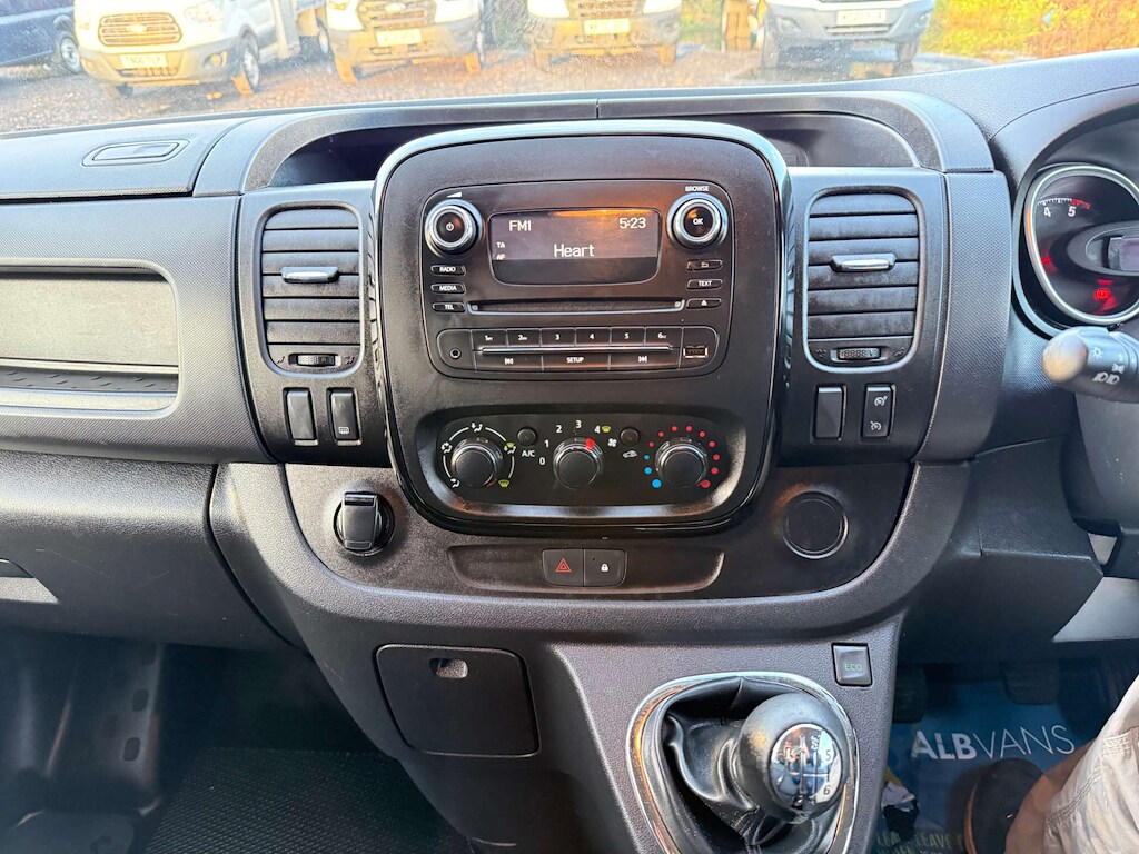 Used Vauxhall Vivaro 2019 for sale - 77401653: Photo 24