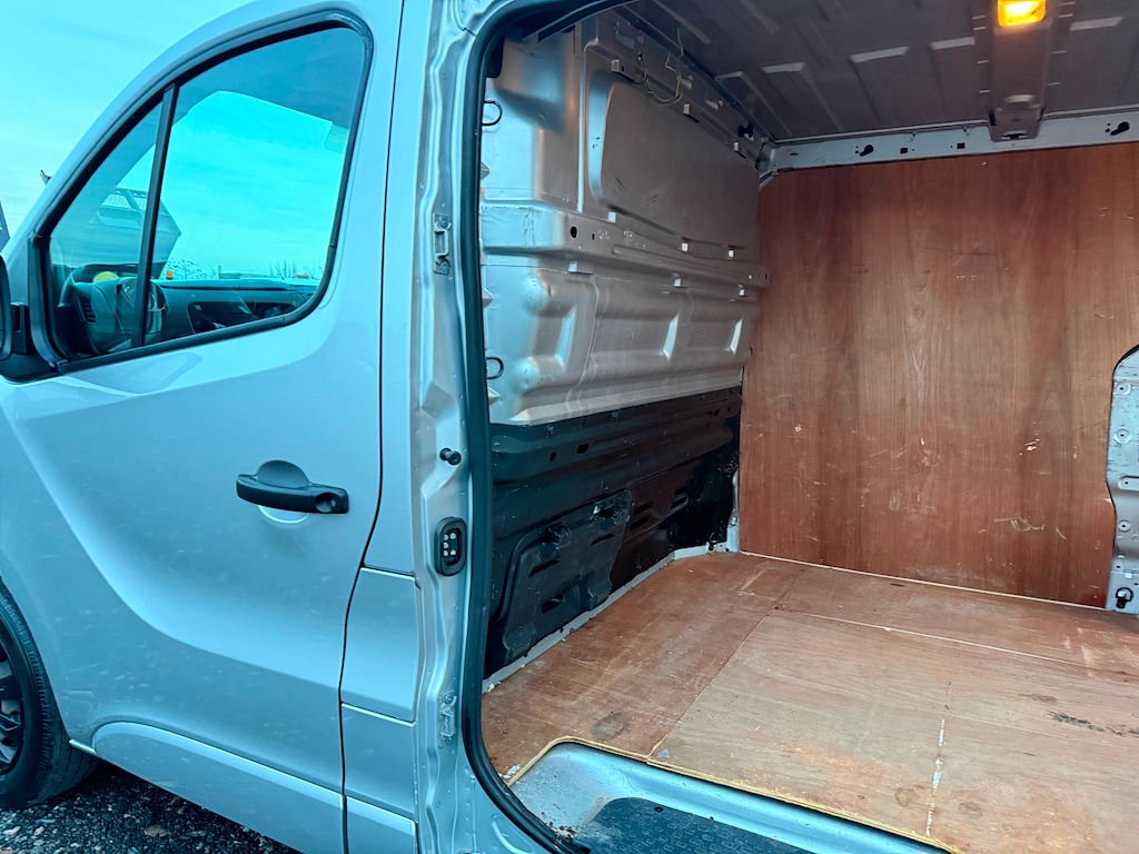 Used Vauxhall Vivaro 2017 for sale - 77022001: Photo 12