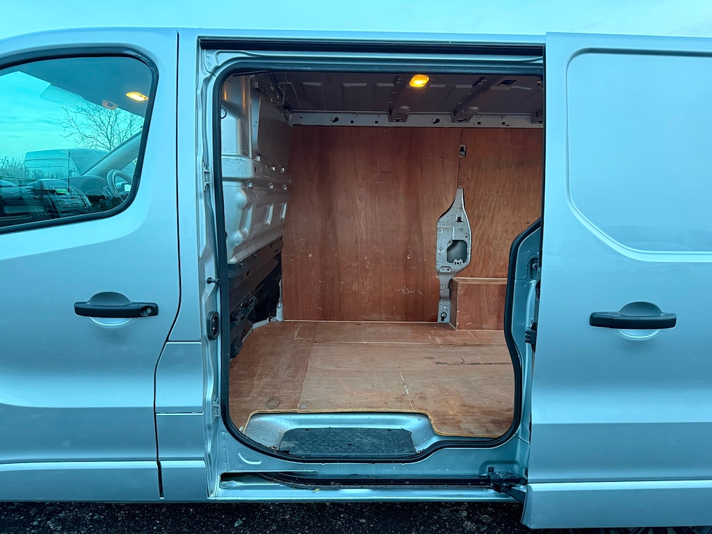 Used Vauxhall Vivaro 2017 for sale - 77022001: Photo 13