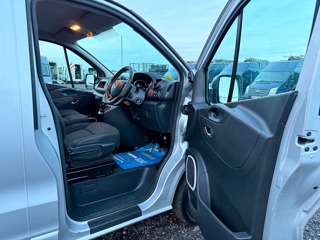 Used Vauxhall Vivaro 2017 for sale - 77022001: Photo 15
