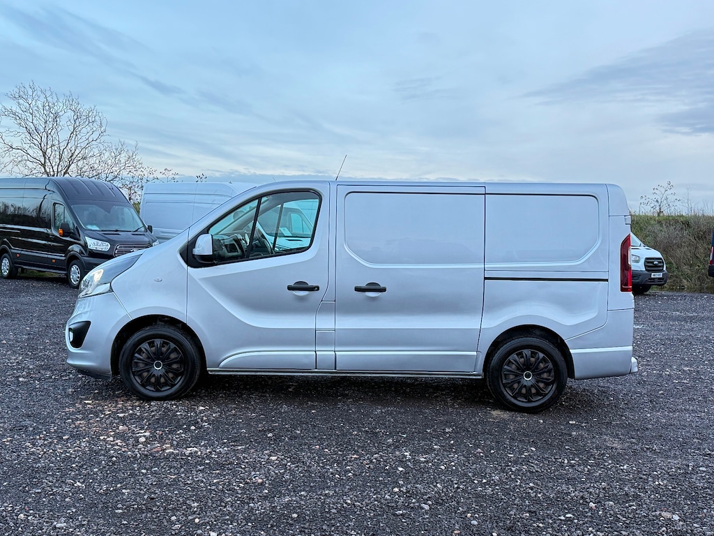 Used Vauxhall Vivaro 2017 for sale - 77022001: Photo 5