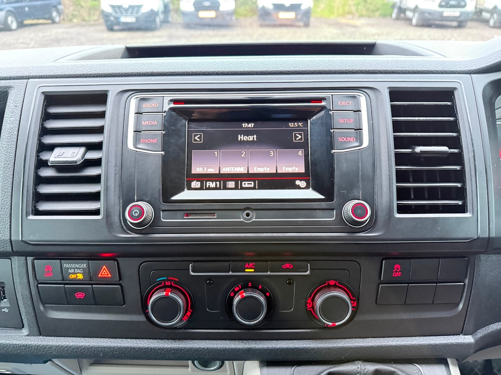 Used Volkswagen Transporter 2019 for sale - 78207006: Photo 24