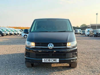Used Volkswagen Transporter 2018 for sale - 79270122: Photo