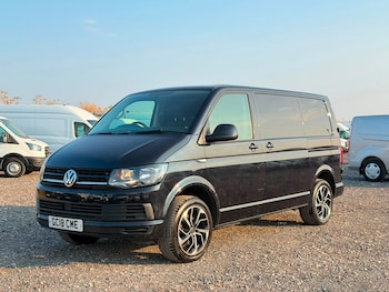Used Volkswagen Transporter 2018 for sale - 79270122: Photo