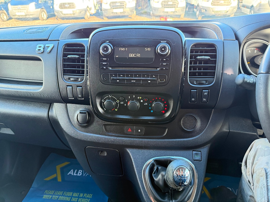 Used Vauxhall Vivaro 2016 for sale - 77232408: Photo 26