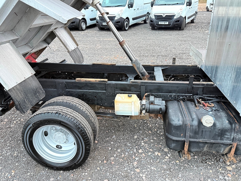 Used Isuzu Other 2013 for sale - 76271763: Photo 13