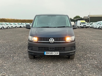 Used Volkswagen Transporter 2018 for sale - 75571612: Photo