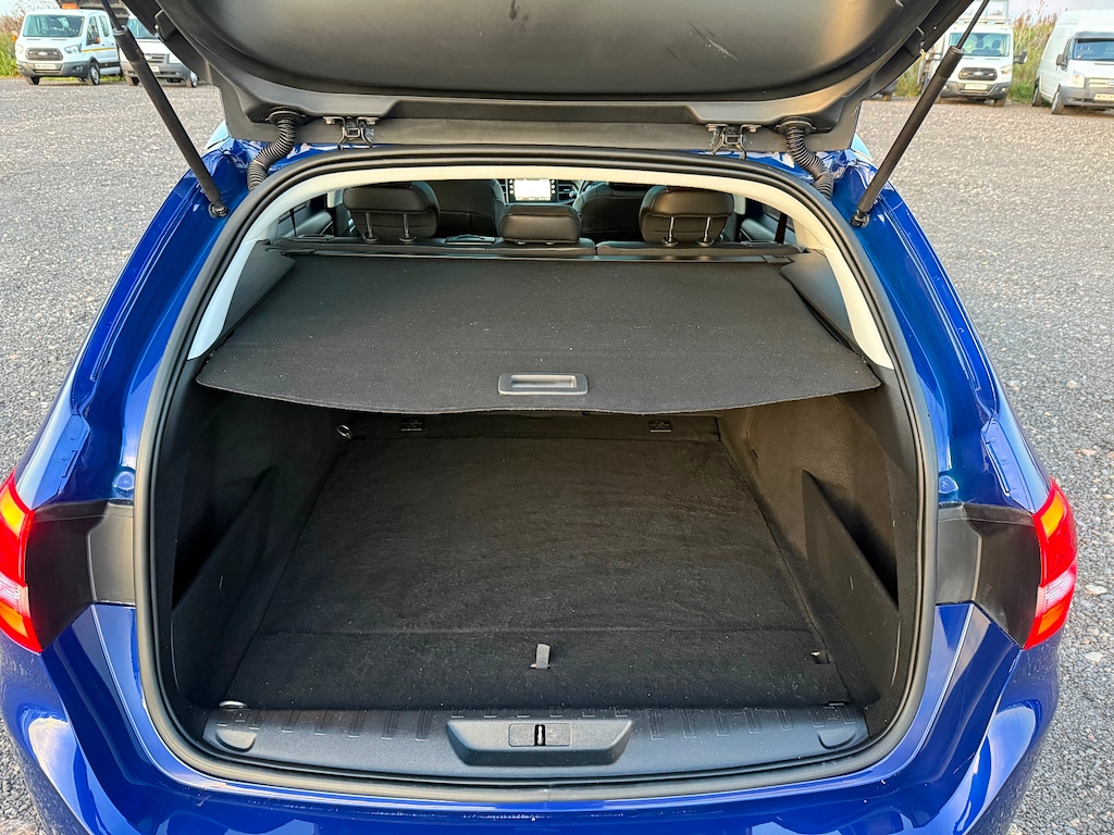 Used Peugeot 308 SW 2018 for sale - 76217344: Photo 11