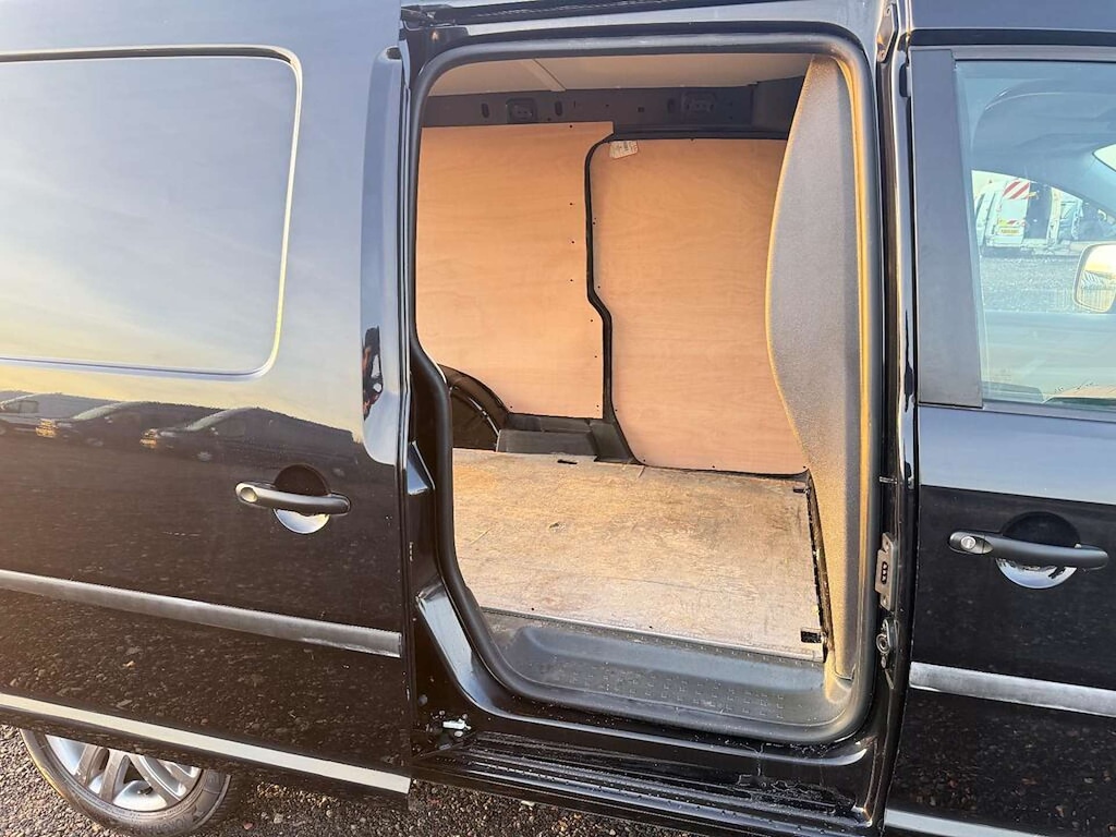 Used Volkswagen Caddy Maxi 2017 for sale - 77339782: Photo 11