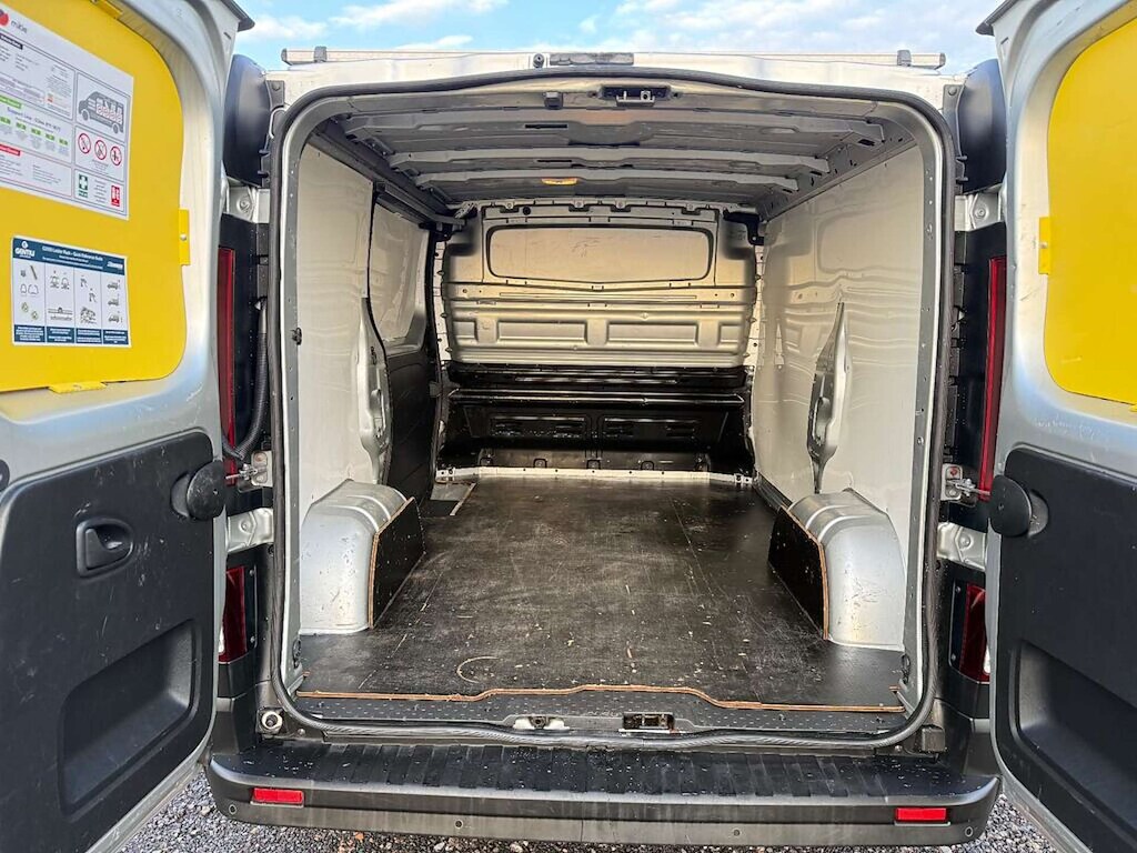 Used Vauxhall Vivaro 2019 for sale - 77339773: Photo 11