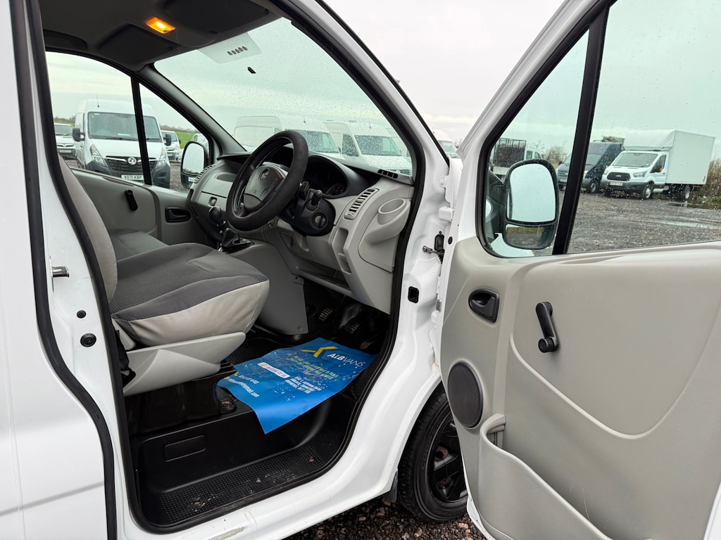Used Vauxhall Vivaro 2011 for sale - 77540121: Photo 19