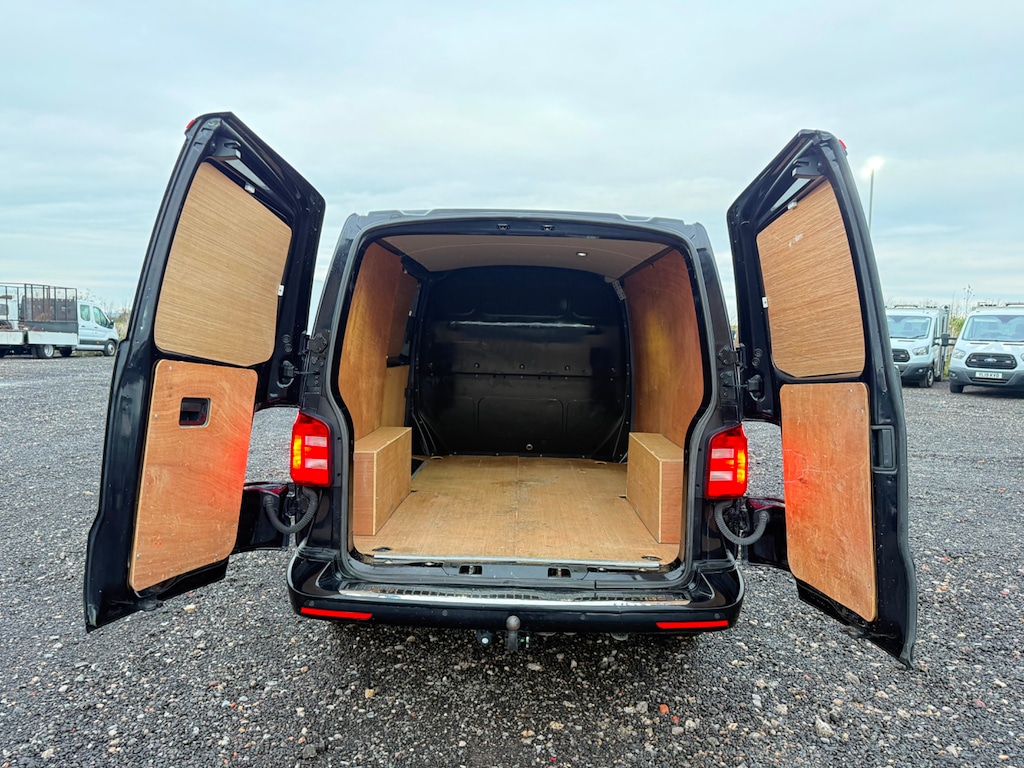 Used Volkswagen Transporter 2018 for sale - 77627842: Photo 14