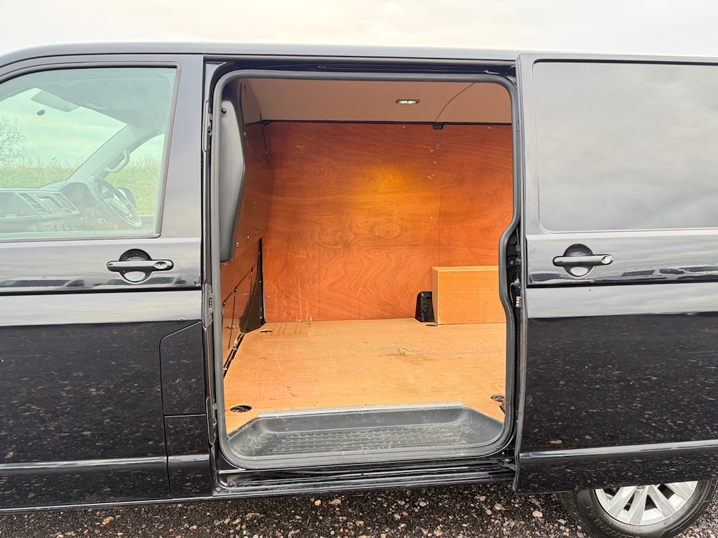 Used Volkswagen Transporter 2018 for sale - 77627842: Photo 15