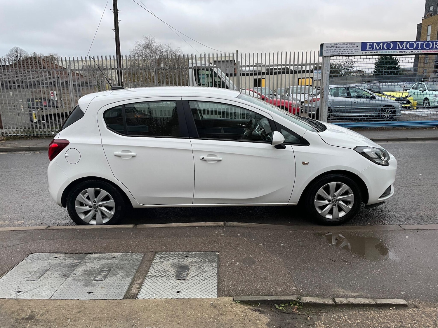 Used Vauxhall Corsa for sale - 76727778: Photo 2