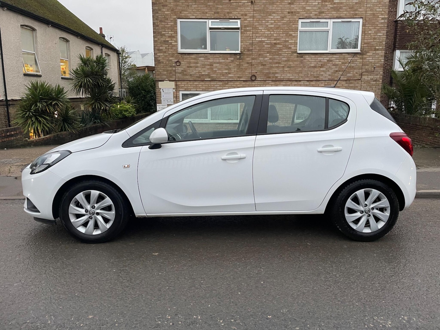 Used Vauxhall Corsa for sale - 76727778: Photo 3