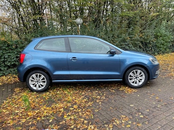 Used Volkswagen Polo 2015 for sale - 76307560: Photo