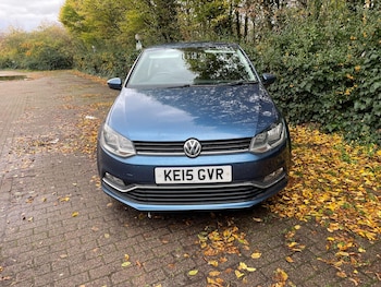 Used Volkswagen Polo 2015 for sale - 76307560: Photo